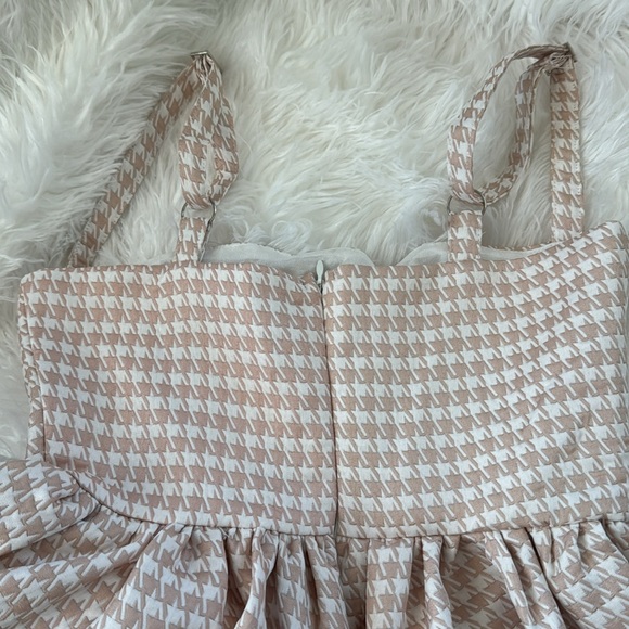 Gorgeous nwt two piece set; size small (runs small) - Picture 7 of 11